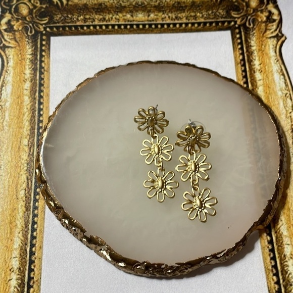 Dainty Elegant Gold Trio Flower Dangle Earrings - Picture 4 of 10